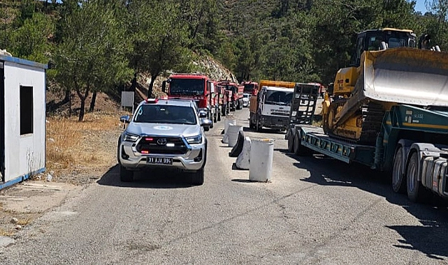 Hatay Büyükşehir Belediyesi (HBB), Suriye’de başlayarak sınır bölgelerine doğru ilerleyen