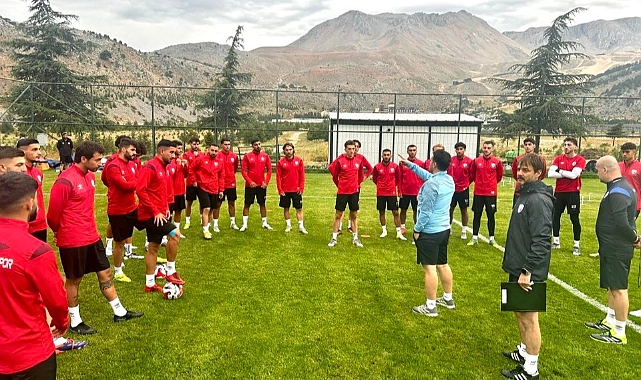 TFF 2. Lig ekiplerinden İskenderunspor’un Teknik Direktörü Aykan Öksüz, yeni