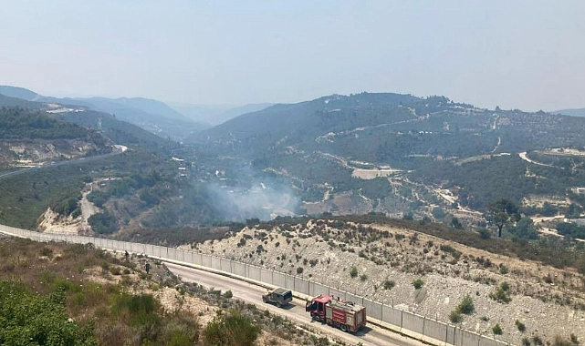 Türkiye’nin en güneyinde yer alan&nbsp;Hatay’ın Yayladağı ilçesinde yangın teyakkuzu yaşanıyor.