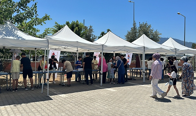 Hatay’ın İskenderun ilçesinde DENEYAP Teknoloji Atölyesi’nde eğitim alan öğrencilerin hazırladığı projeler sergilendi. İskenderun Gençlik