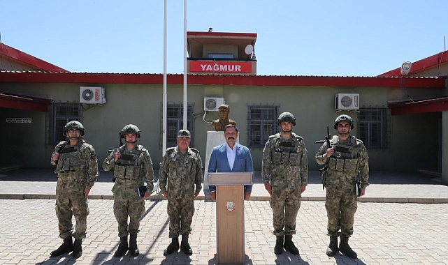 Hatay Valisi Mustafa Masatlı, sınır hattında görev yapan güvenlik güçlerine