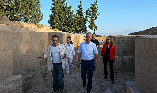 Hatay Mustafa Kemal Üniversitesi (HMKÜ) Rektörü Prof. Dr. Veysel Eren,