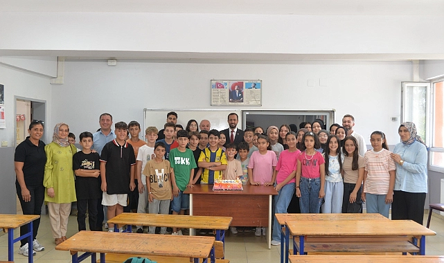 Yayladağı Belediyesi, öğrencilerin eğitimine destek olmak amacıyla yürüttüğü yaz kampı
