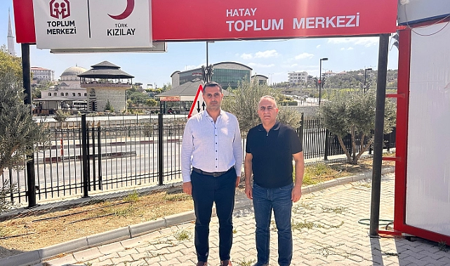 Altınözü Belediye Başkanı Rıfat Sarı, ilçede faaliyet gösteren Türk Kızılay Hatay Toplum
