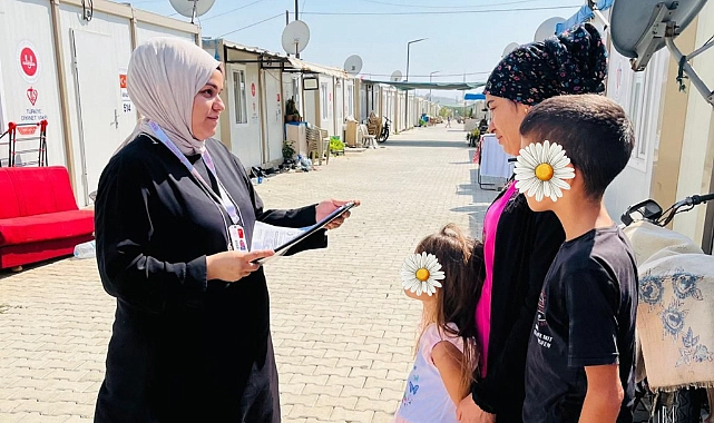 Hassa İlçe Sağlık Müdürlüğü’nde görevli Hemşire&nbsp;Ebru Metliler, Ardıçlı Konteyner Kent’te