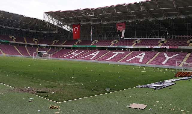 Hatay Büyükşehir Belediye Başkanı Mehmet Öntürk, hem kentin gözbebeği Hatayspor’a