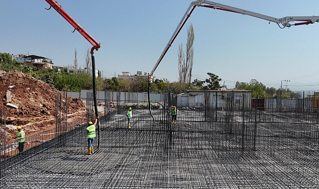 Hatay Büyükşehir Belediyesi (HBB), “Hatay Ayağa Kalkıyor” misyonuyla il genelinde