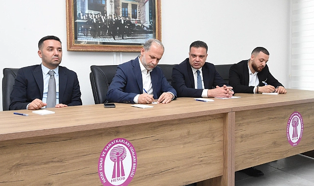 Hatay esnaf ve Sanatkârları Odaları Birliği (HESOB) Başkanı Aziz Fatih Yılmaz, AK