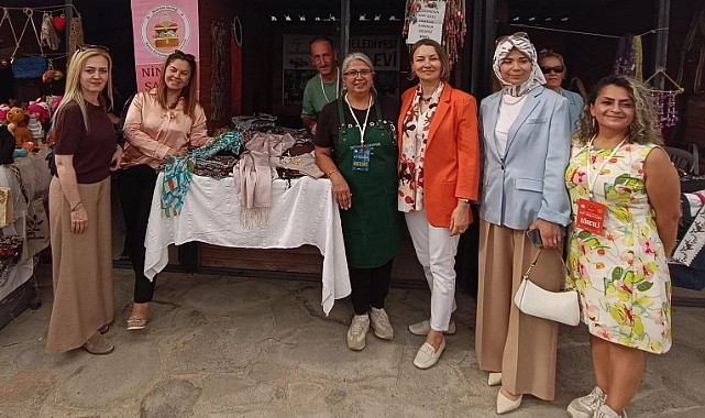 Bitlis’in Ahlat ilçesinde düzenlenen Malazgirt Zaferi’nin 954. yıl dönümü etkinliklerine katılan Defne