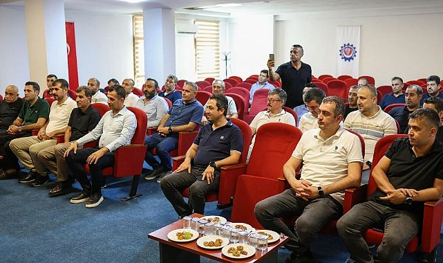 Cumhuriyet Halk Partisi (CHP) Hatay Milletvekili Nermin Yıldırım Kara, emekçilerin
