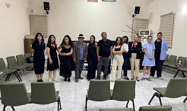 Epik Sanat Tiyatrosu, Defne’nin Dursunlu Mahallesi’nde seyircilerle buluştu.&nbsp; Toplumcu şair