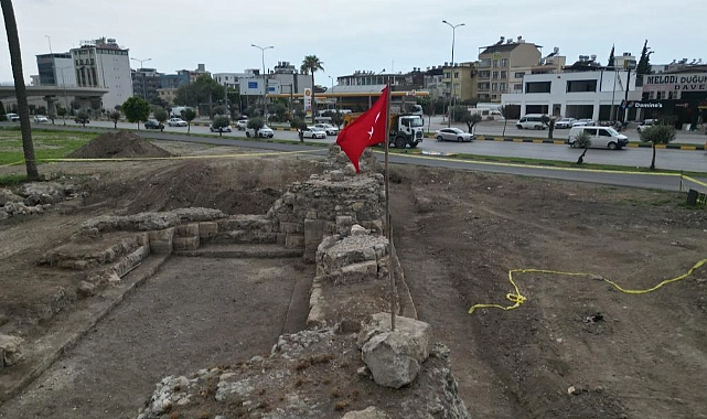 İskenderun ilçesinde yürütülen kazı çalışmalarıyla gün yüzüne çıkarılan tarihi İskenderun