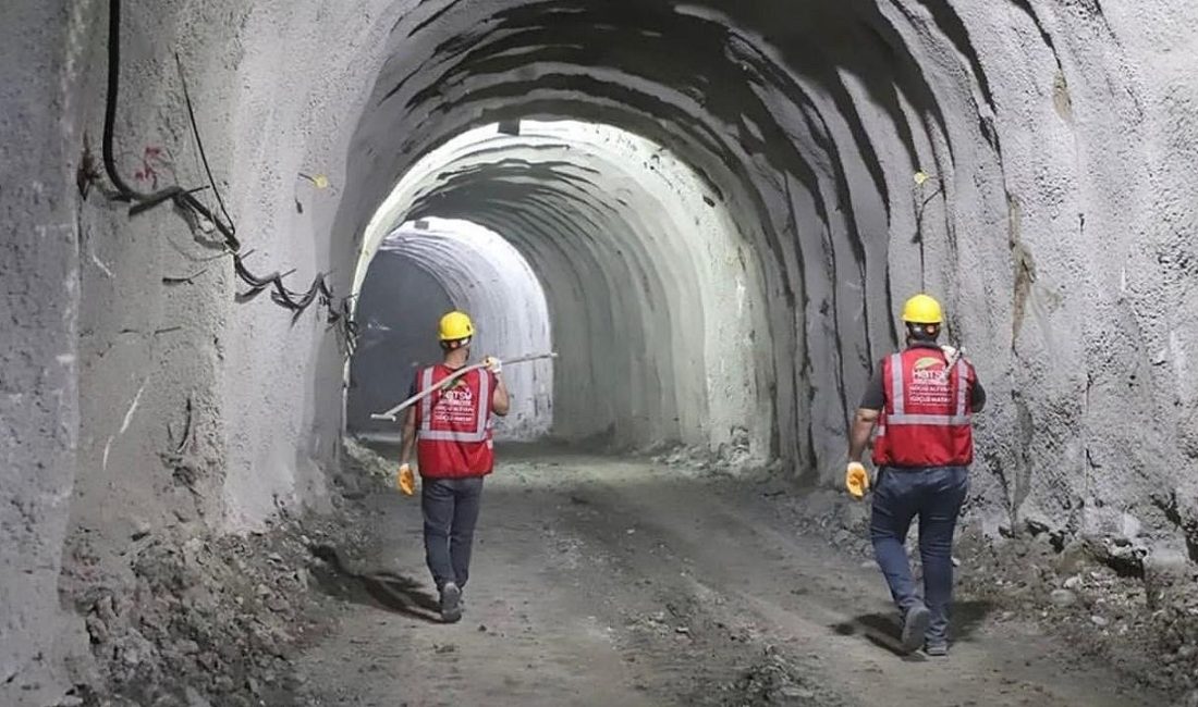 Hatay’da yapımı süren 11,2 km uzunluğundaki Turunçlu-Büyükçat Atıksu Tüneli, Antakya