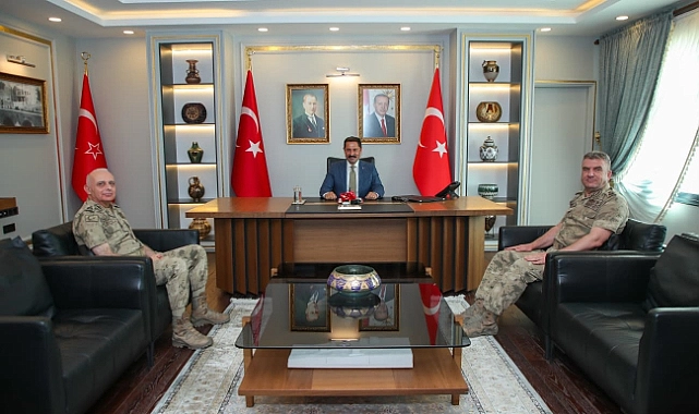Hatay Valisi Mustafa Masatlı, Hatay İl Jandarma Komutanı iken Denetleme ve Değerlendirme Başkan Yardımcılığı görevine atanan Tuğgeneral Ömer