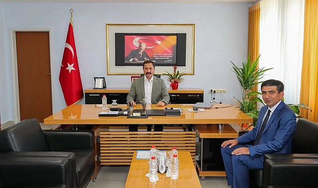 Hatay Valisi Mustafa Masatlı, Reyhanlı Kaymakamlığını ziyaret ederek ilçeye yeni atanan Kaymakam